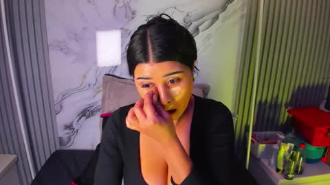 Venusowen  online show from May 6, 2026, 1:27 pm