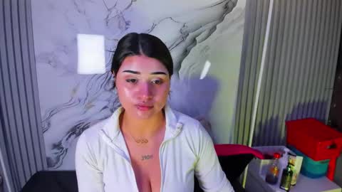 Snapshot of venusowen_ chatting on May 12, 2026, 1:52 pm Venusowen online show from May 12, 2026, 1:52 pm