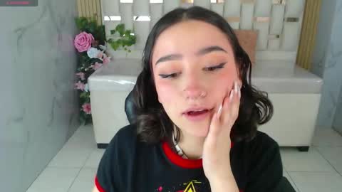 venuss online show from December 18, 2025, 1:50 pm