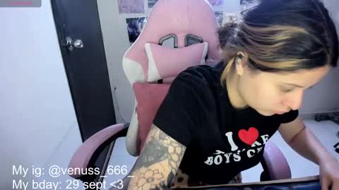 Snapshot of venussx_x chatting on September 29, 2025, 4:39 am   Venus  MY BDAY 29 SEPT online show from September 29, 2025, 4:39 am