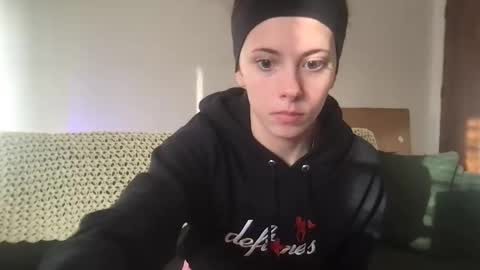 venustheflytrap online show from November 14, 2025, 9:24 pm