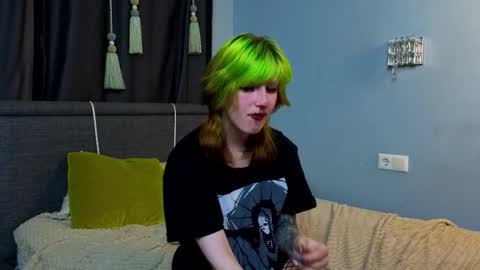 Erica online show from October 15, 2025, 8:53 pm