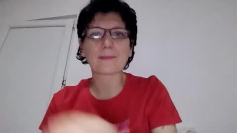 Snapshot of vera_elle chatting on October 7, 2025, 8:39 pm Vera online show from October 7, 2025, 8:39 pm