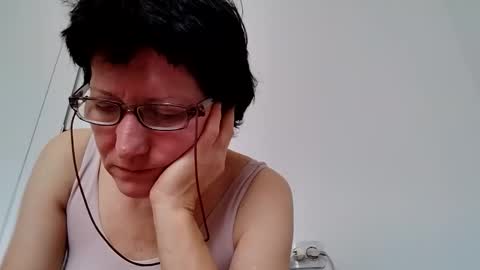 Snapshot of vera_elle chatting on October 28, 2025, 10:08 am Vera online show from October 28, 2025, 10:08 am