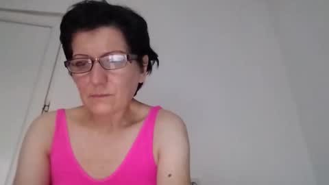 Snapshot of vera_elle chatting on October 29, 2025, 2:52 pm Vera online show from October 29, 2025, 2:52 pm