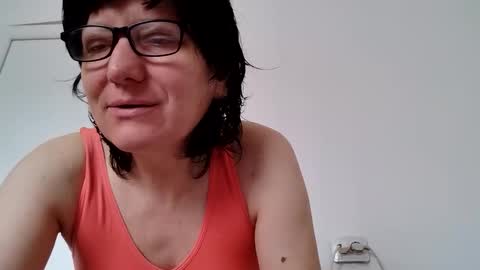 Snapshot of vera_elle chatting on April 1, 2026, 6:25 am Vera online show from April 1, 2026, 6:25 am