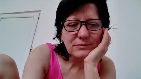 Snapshot of vera_elle chatting on April 8, 2026, 6:35 am Vera online show from April 8, 2026, 6:35 am