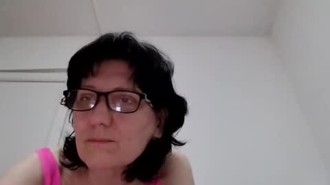 Snapshot of vera_elle chatting on April 8, 2026, 7:03 pm Vera online show from April 8, 2026, 7:03 pm