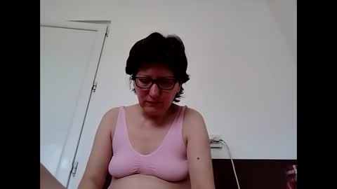 Snapshot of vera_elle chatting on April 25, 2026, 12:41 pm Vera online show from April 25, 2026, 12:41 pm