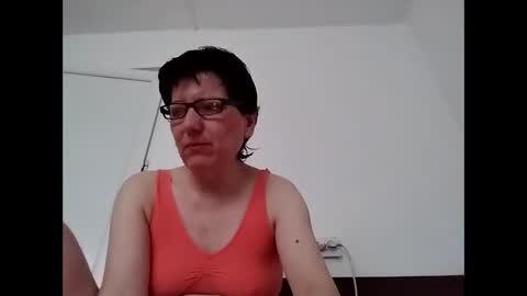 Snapshot of vera_elle chatting on April 30, 2026, 5:58 am Vera online show from April 30, 2026, 5:58 am