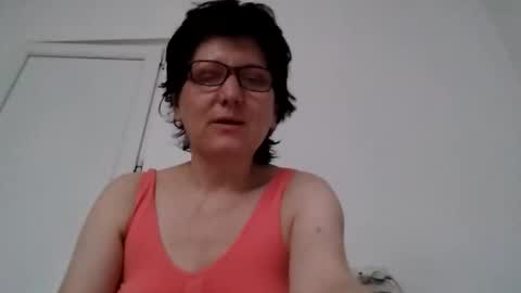 Snapshot of vera_elle chatting on May 7, 2026, 4:56 pm Vera online show from May 7, 2026, 4:56 pm