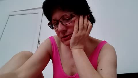 Snapshot of vera_elle chatting on May 12, 2026, 6:43 am Vera online show from May 12, 2026, 6:43 am