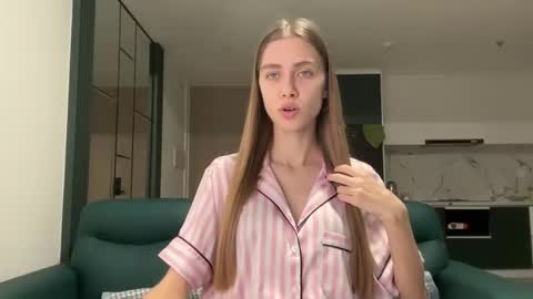 verablanc online show from June 1, 2026, 1:51 am