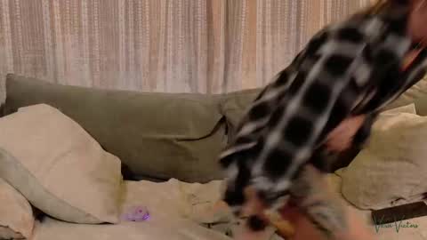 Vera Victors online show from December 17, 2025, 3:23 am