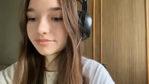 I m Risa online show from September 19, 2025, 2:18 pm