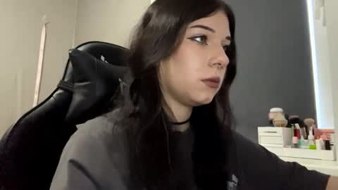 Lily online show from February 4, 2026, 2:23 pm