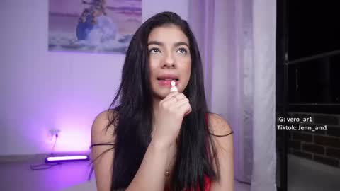 vero_cam online show from November 16, 2025, 11:10 pm