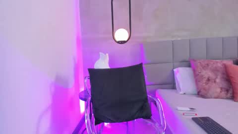 Snapshot of vero_hott_1 chatting on March 21, 2026, 8:19 am vero_hott_1 online show from March 21, 2026, 8:19 am