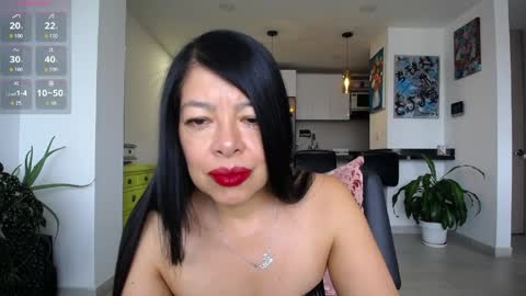vero_milf online show from April 5, 2026, 5:10 pm