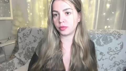 Lolitalolz online show from February 9, 2026, 7:40 pm