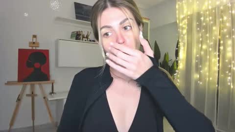 Lolitalolz online show from March 24, 2026, 10:04 pm