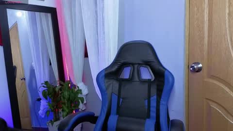 veronica_118 online show from April 29, 2026, 2:15 am