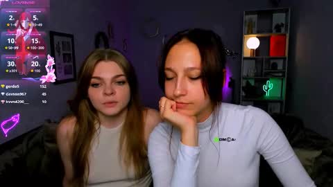 Snapshot of veronica_bubble chatting on September 22, 2025, 7:27 pm Ronni online show from September 22, 2025, 7:27 pm