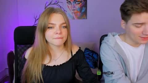 Snapshot of veronica_bubble chatting on October 1, 2025, 7:09 pm Ronni online show from October 1, 2025, 7:09 pm