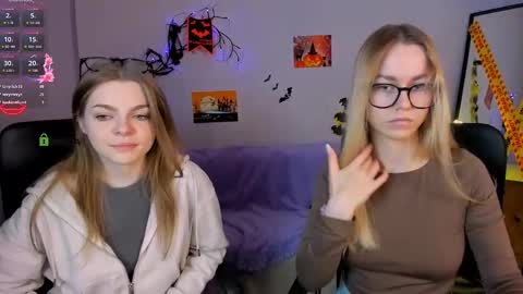 Snapshot of veronica_bubble chatting on October 20, 2025, 7:03 pm Ronni online show from October 20, 2025, 7:03 pm