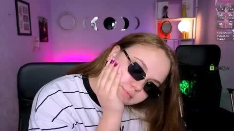 Ronni online show from June 11, 2026, 3:04 am