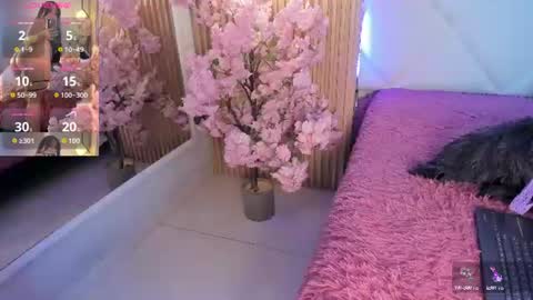 veronica_hill_ online show from June 20, 2026, 7:05 pm