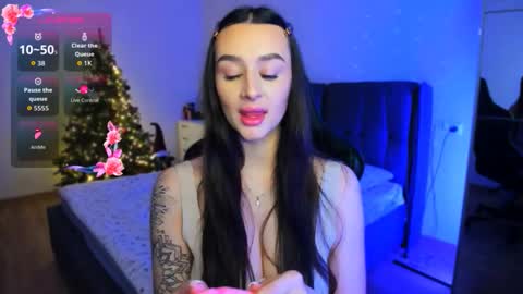 Snapshot of veronica_larsson chatting on December 17, 2025, 9:43 pm Veronica online show from December 17, 2025, 9:43 pm