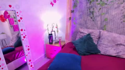 Veronica Olson online show from March 7, 2025, 2:57 am