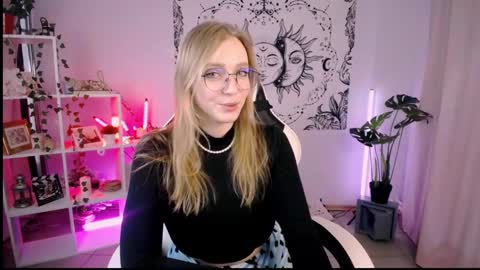 VERONICA online show from February 24, 2025, 5:20 pm