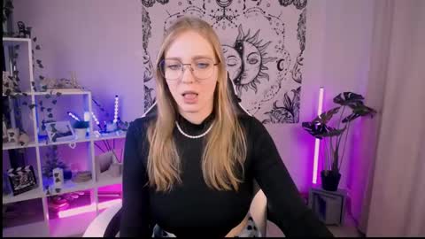 VERONICA online show from February 25, 2025, 8:19 pm