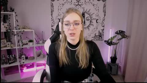 VERONICA online show from February 28, 2025, 8:28 pm