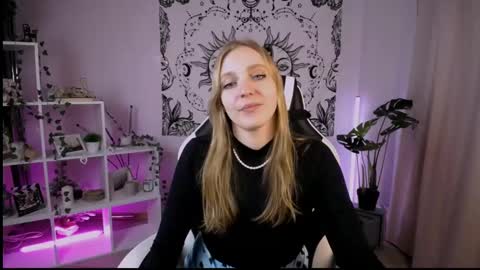 VERONICA online show from March 2, 2025, 9:01 pm