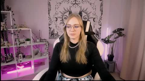 VERONICA online show from March 3, 2025, 6:22 pm