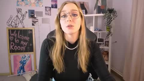 VERONICA online show from March 6, 2025, 5:43 pm