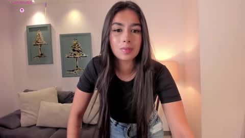 Snapshot of veronicablue1 chatting on October 27, 2025, 9:24 am Vero  online show from October 27, 2025, 9:24 am