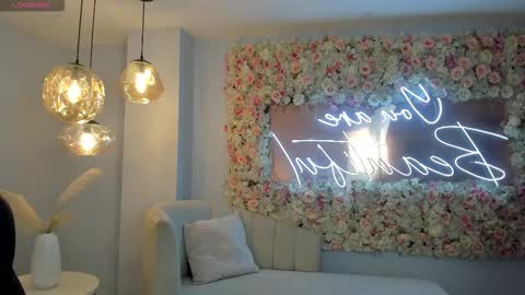 Vero  online show from March 18, 2026, 10:18 am