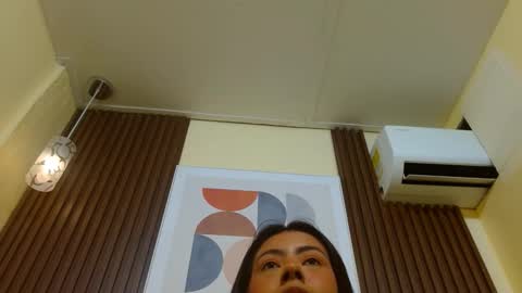 Veronica Robles online show from November 9, 2025, 5:33 pm