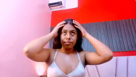 Veronica Robles online show from June 10, 2026, 7:57 pm