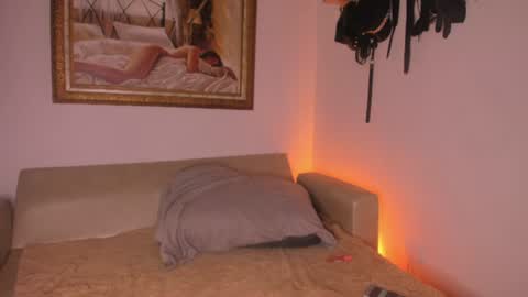 veronicasmith_os online show from June 24, 2026, 9:14 pm