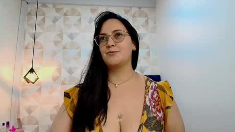veroniicabbw online show from December 5, 2024, 9:28 pm