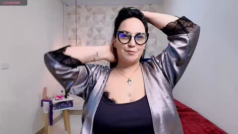 veroniicabbw online show from December 15, 2024, 9:13 am