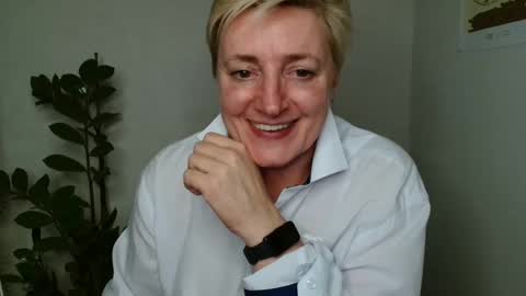 Snapshot of verony_ chatting on March 8, 2025, 9:29 pm verony_ online show from March 8, 2025, 9:29 pm