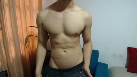 Snapshot of versatileguuy chatting on March 28, 2026, 10:31 pm versatileguuy online show from March 28, 2026, 10:31 pm
