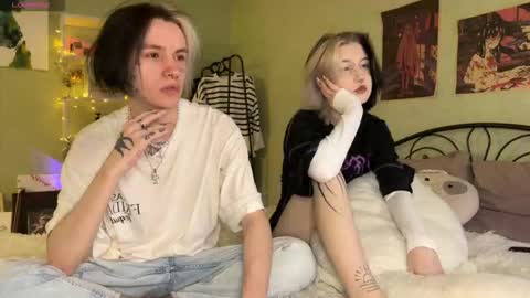 Snapshot of veryraretwins chatting on September 26, 2025, 4:44 pm veryraretwins online show from September 26, 2025, 4:44 pm