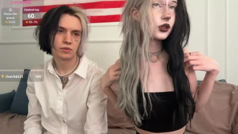 Snapshot of veryraretwins chatting on April 4, 2026, 2:32 am veryraretwins online show from April 4, 2026, 2:32 am